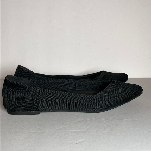 Mia Women's Black Kerri-K Ballet Pointed Toe Flats - Picture 6 of 8